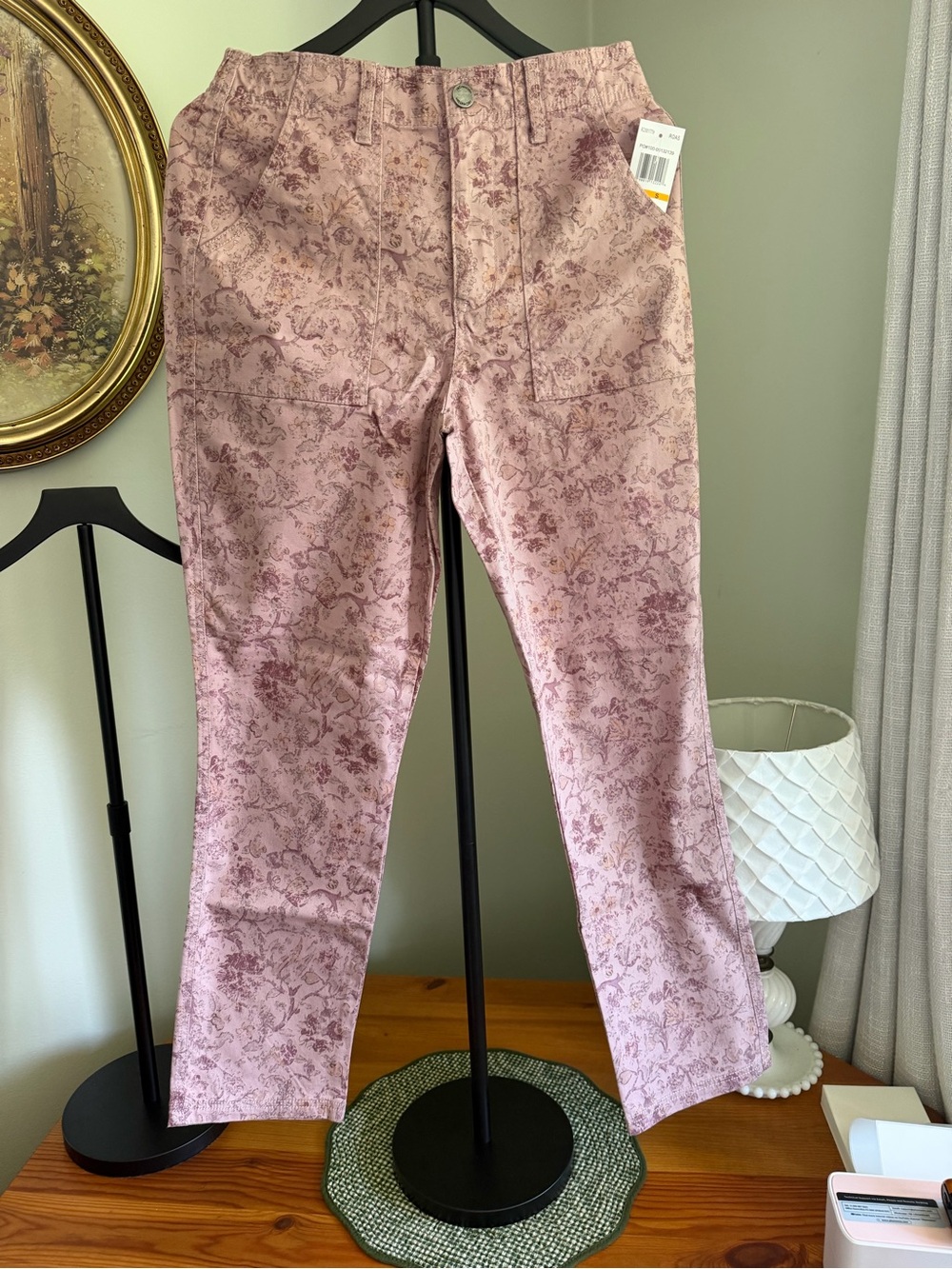 Women’s Floral Print Pink Jeans Brand Runs Big Please Keep In Mind Body Shape?